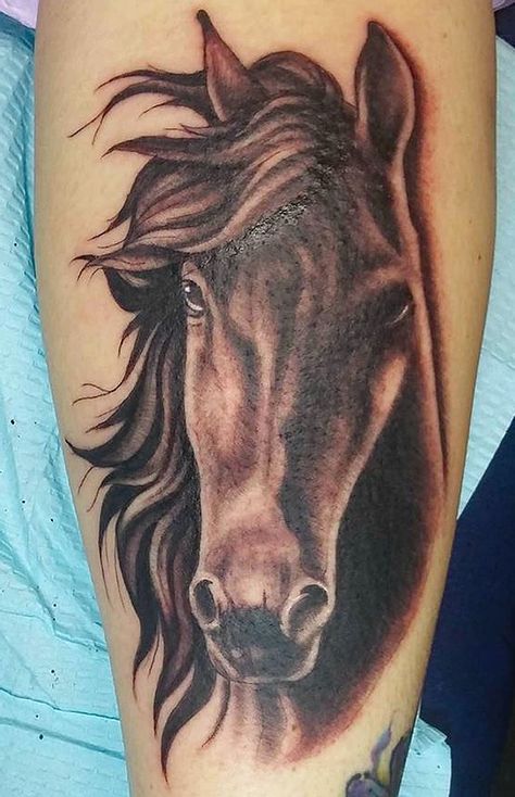 tatouage cheval réaliste 2